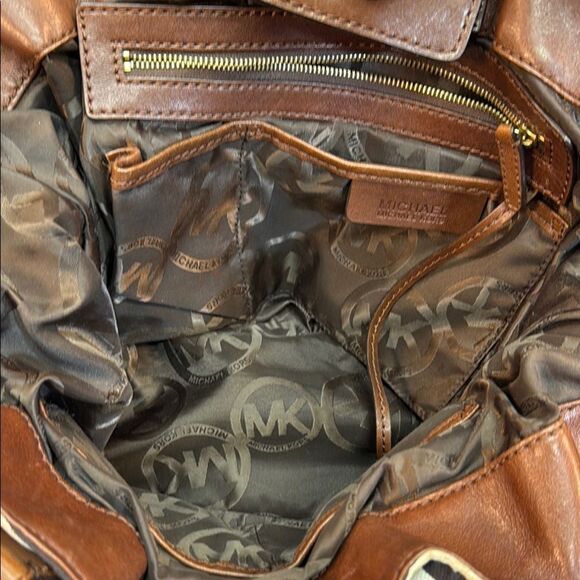 Michael Kors Bag - Picture 8 of 9